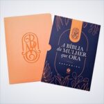 A Bíblia da Mulher que Ora - Edição Expandida | NVT | Salmão - Imagem 3