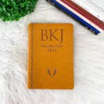 BÍBLIA KING JAMES 1611 SLIM ULTRAFINA AMPLIADA MOSTARDA - Imagem 6