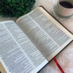 Bíblia Sagrada King James Fiel 1611 Ultrafina Luxo Preta - Imagem 3