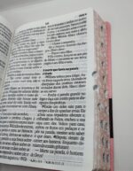 Biblia Letra Supergigante Rosa Luxo Naa com indice - Imagem 5