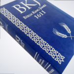 Bíblia King James 1611 Letra Ultragigante Capa Luxo Azul - Imagem 3