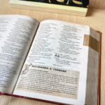 Bíblia das Descobertas para Adolescentes Letra Normal NTLH Capa Couro Marrom Claro Ilustrada - Imagem 3