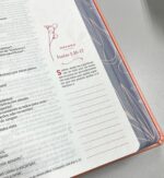 BIBLIA EST DA MULHER QUE ORA NVT S/IND ROXA - Imagem 6