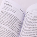 Devocional Pão Diário Pequeno  – Vol. 26 (Capa Flores) brochura - Imagem 2