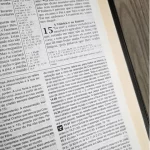 Bíblia de Estudo NVI Letra Normal Capa Luxo Preta - Imagem 2
