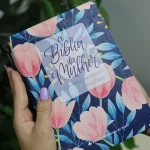 A Bíblia da Mulher Portátil NAA Capa Tulipa Azul - Imagem 3