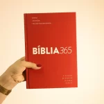 Bíblia 365 Standard Vermelha NVT Capa Dura - Imagem 2