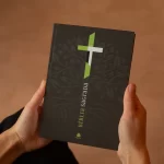 Bíblia Sagrada NVI - NEON Verde - Capa dura - Imagem 3