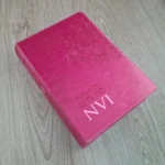 Bíblia De Estudo NVI Pink 2022 Capa Luxo - Imagem 5