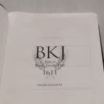Bíblia King James 1611 Letra Hipergigante Capa Luxo Preta - Imagem 2