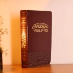 Bíblia de Estudo Aplicação Para Vida ARC Full Color Capa PU Luxo Bordô - Imagem 4