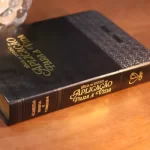 Bíblia de Estudo Aplicação Para Vida ARC Full Color Capa PU Luxo Preta - Imagem 2