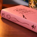 A Bíblia da Mulher Letra Grande NAA Capa Luxo Sem Índice Aston Rosa Caixa Janela - Imagem 9