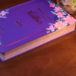 Bíblia de Estudo Para o Cotidiano da Mulher NVA Full Collor Capa Dura Lilás - Imagem 8