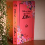 Bíblia de Estudo Para o Cotidiano da Mulher NVA Full Collor Capa Dura Rosa Intenso - Imagem 4